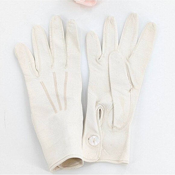 Vintage Sam Budd Ivory White Calfskin Pearl Button Leather Gloves Size Small - Picture 1 of 4